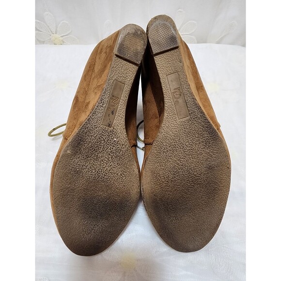 NEW DIRECTIONS WOMENS 9 BROWN BOOTIES CEDAR LACE UP SUEDE WEDGES CONTEMPORARY - Picture 5 of 16